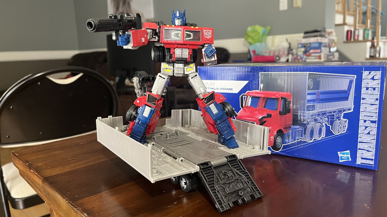 Transformers-Generations-VNR-Optimus-Prime-13