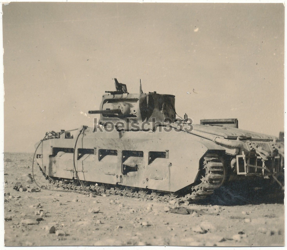 Foto Matilda II Panzer Wrack in der Wüste ! Afrika Korps Beute T