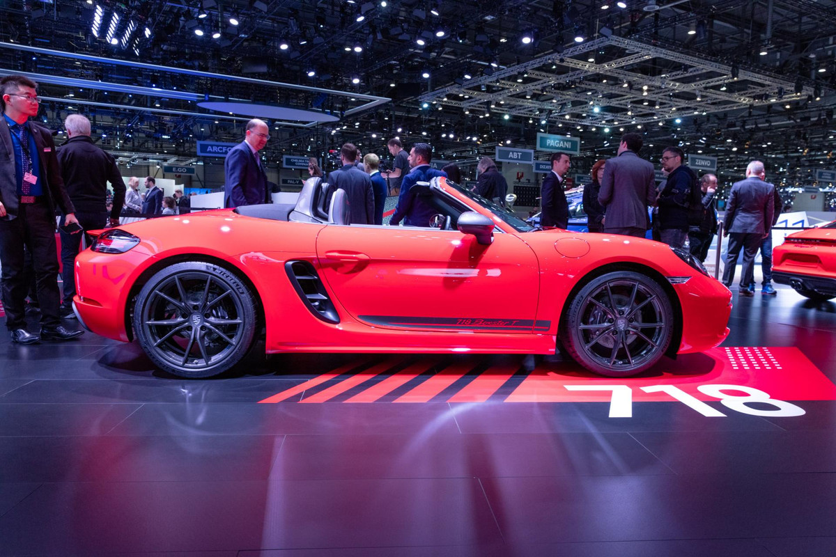 Porsche 718 Cayman T & Porsche 718 Boxster T (4)