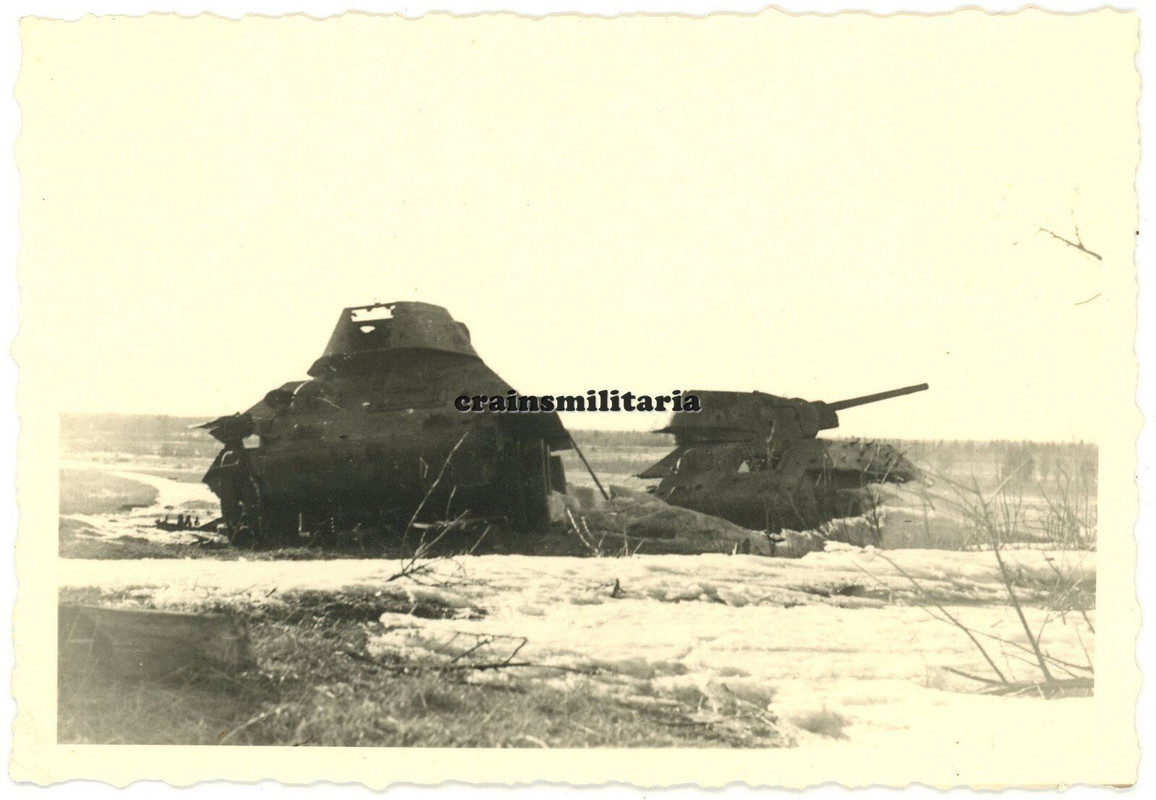 Orig. Foto zerstörte russische Panzer Tank Beute am WOLCHOW Russland 1943Б
