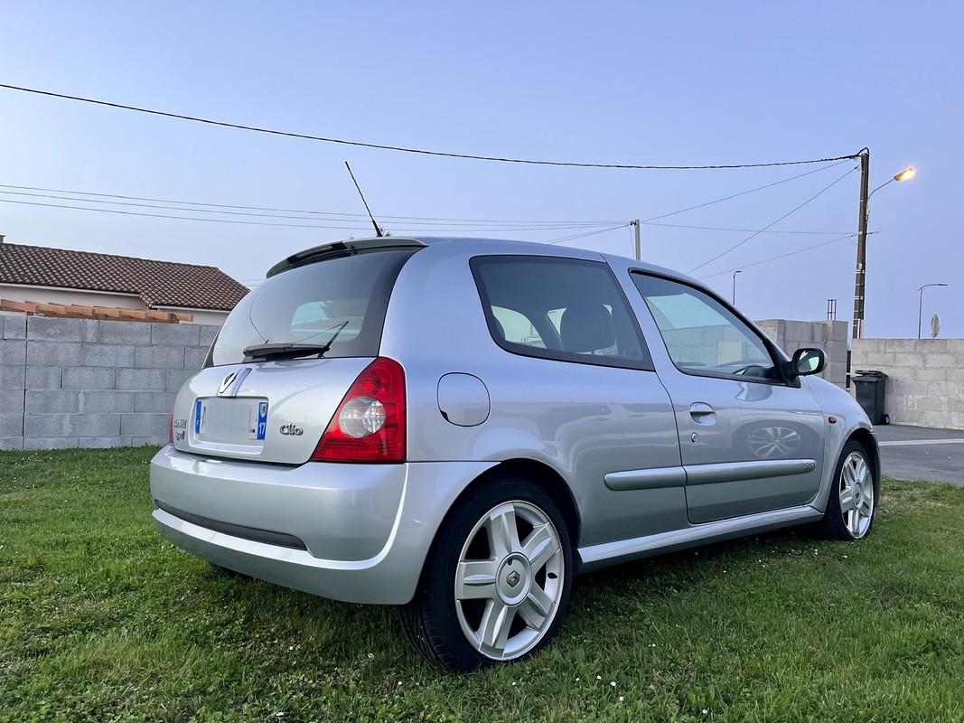 D4E9B540-3907-4E32-8DA3-DDF302E57300