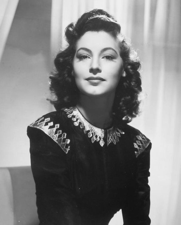 Ava_Gardner_b92