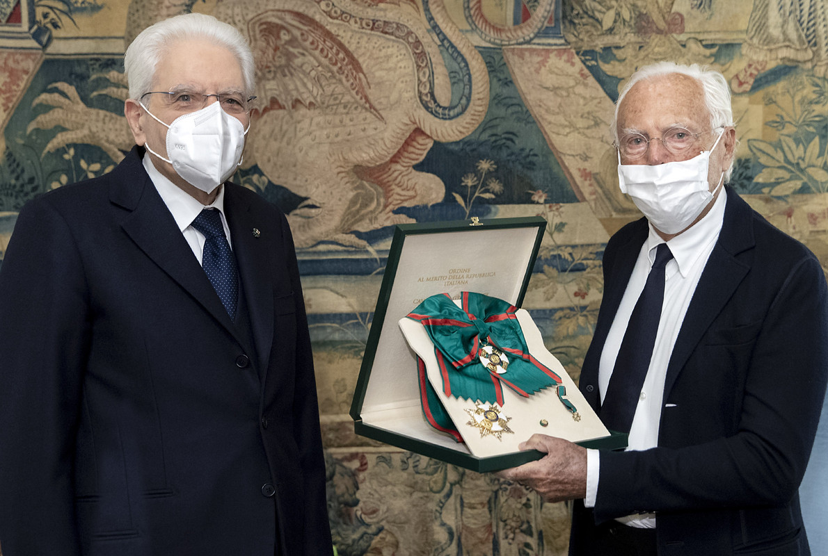 Giorgio Armani insignito della più alta onorificenza della Repubblica Italiana Giorgio Armani insignito della più alta onorificenza della Repubblica Italiana