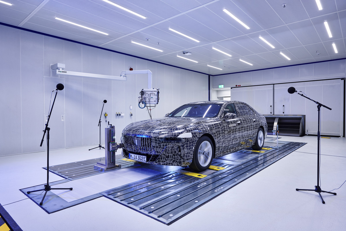 P90450146_highRes_the-first-ever-bmw-i