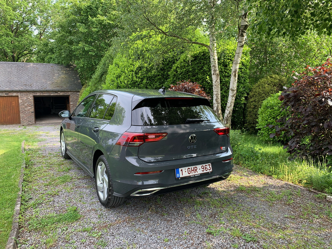 5F7A944D-5534-4703-A8B2-30B07D15C263