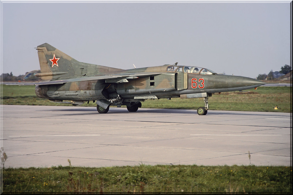 296 IAP Mig-23UB 63 Red_8902914, Summer 1992
