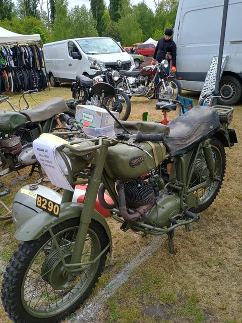 c6e136fa-b8df-49fd-831f-8b5113195859