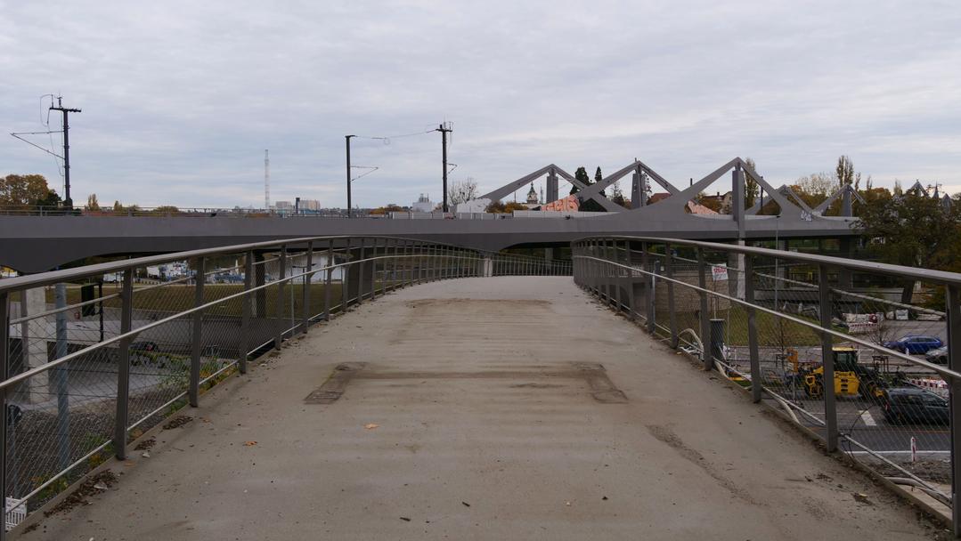 [Bild: 011125-113532-470b.jpg]