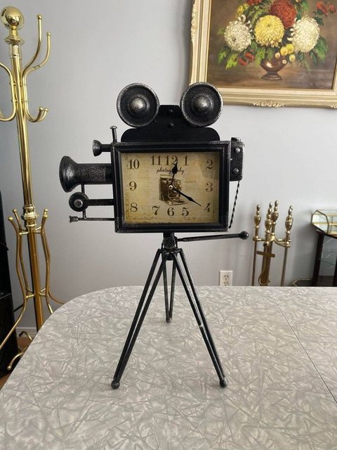 clok-camera.jpg