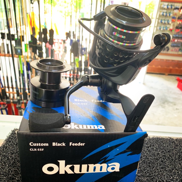Vand mulineta Okuma Custom Black Feeder 5500 (noua) - Crapmania.ro