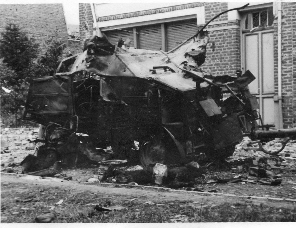 Frankreich Zerstörte Englische Morris C8 Fahrzeu