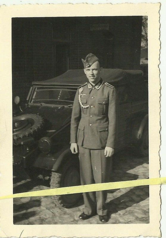 Kübelwagen   WH soldat m.Schützenschnuhr
