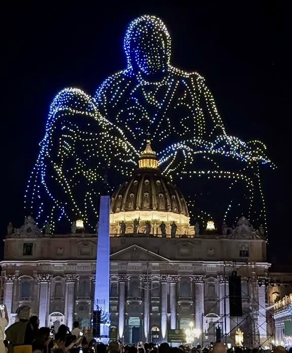 Espectáculo de 3.000 drones en el Vaticano 14 de septiembre de 2025