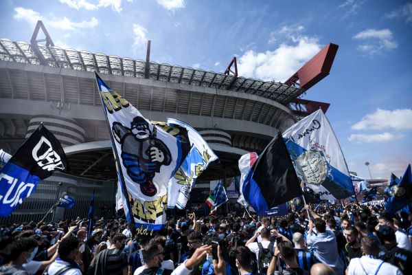 inter-festa-scudetto-tifosi-san-siro-2