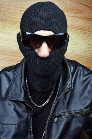 26406933-dangereux-gangster-dans-bandit-