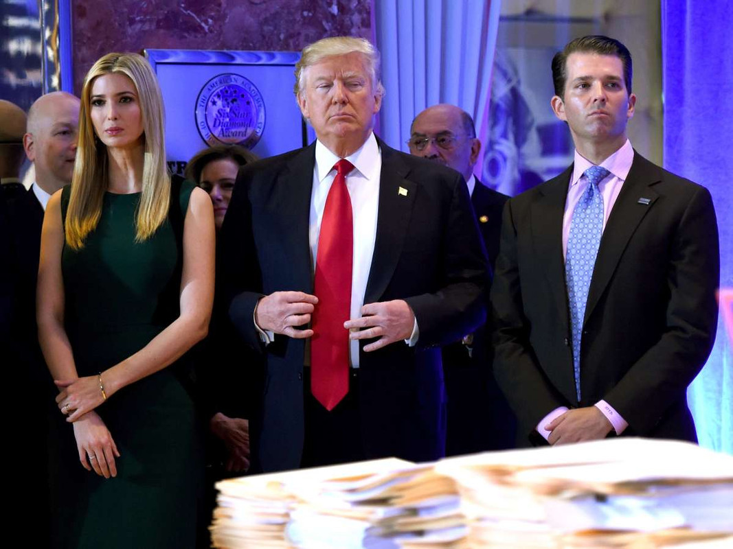 Llaman a Donald Trump y a sus hijos a testificar por fraudes