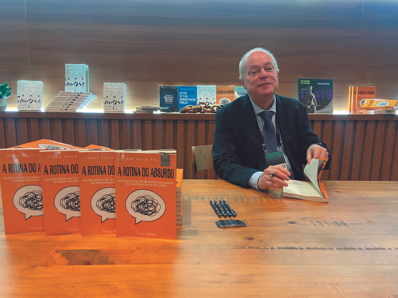 Pedro Valls Feu Rosa, desembargador do Tribunal de Justiça do Espírito Santo e colunista de A Tribuna, lançou o livro “A Rotina do Absurdo”, durante o ExpoJud, em Brasília