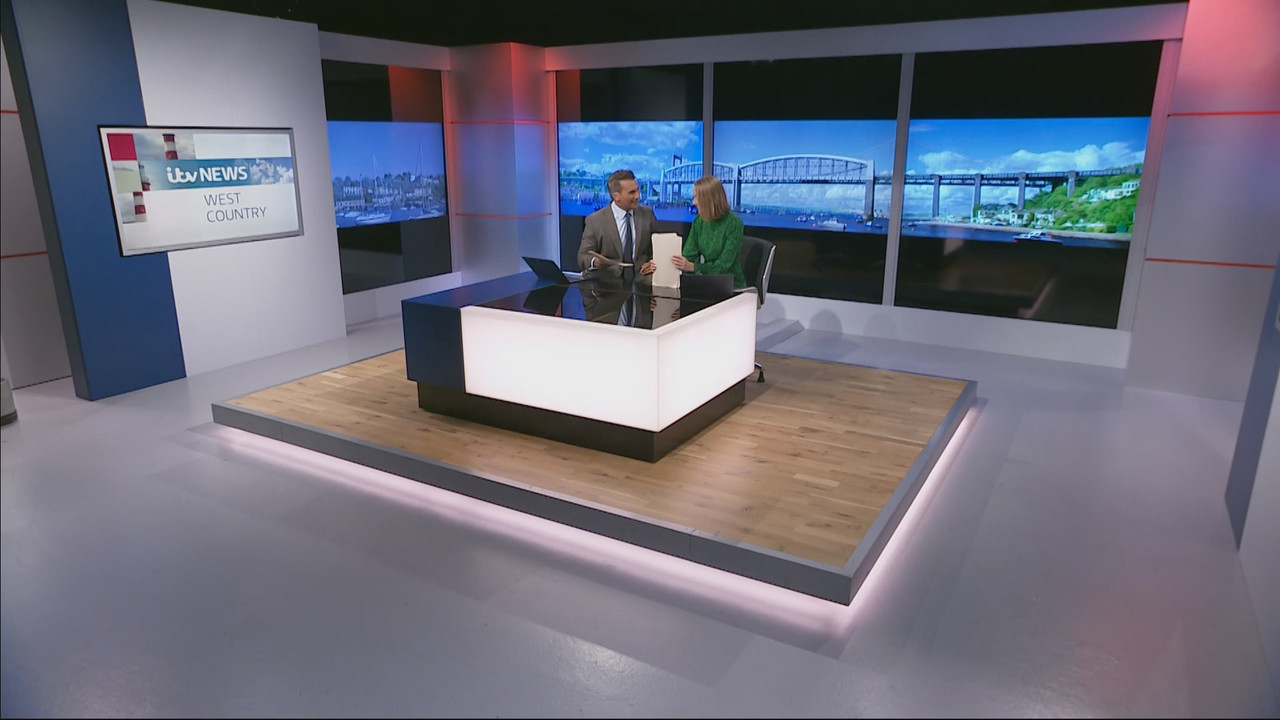 08.29 - 18.00.01 - ITV News West Country. Breaking news and current s....ts_snapshot_26.58.635