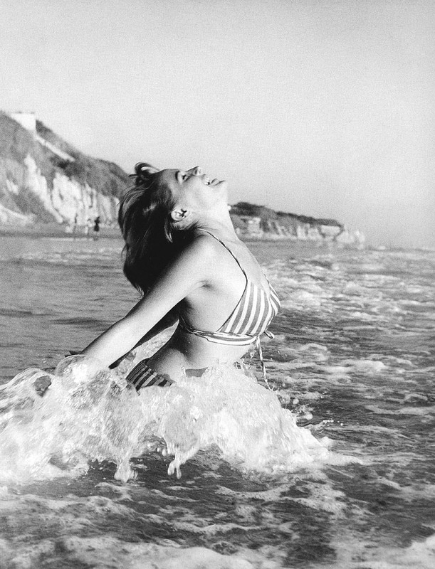 ursula_andress_b90