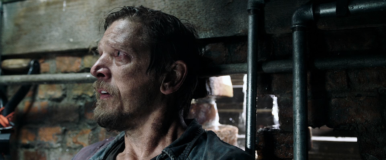 Crawl Movie Screenshot
