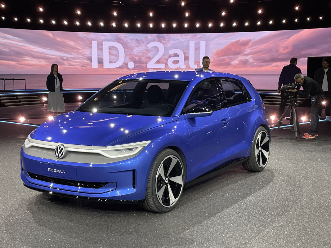 2ACDCD8B-2CAE-4F0B-ACE8-234A18337D46