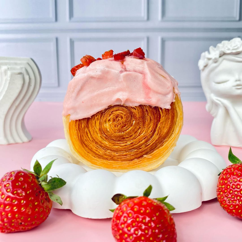 Strawberry Cromboloni
