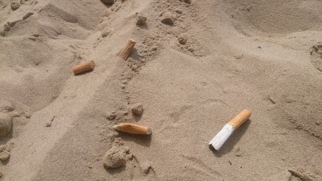 Inquinamento, il 40% dei rifiuti nel Mediterraneo sono mozziconi di sigarette 
