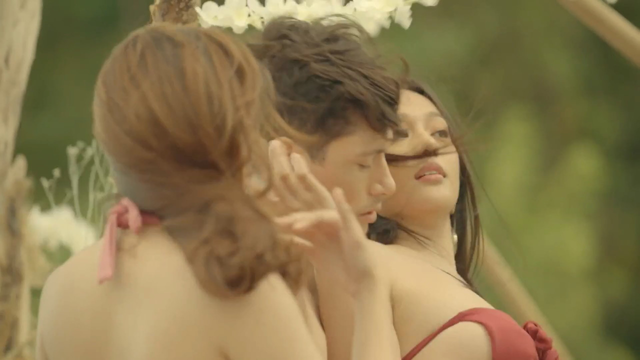 Eva.2021.mkv_snapshot_01.27_[2022.01.16_16.36.39]