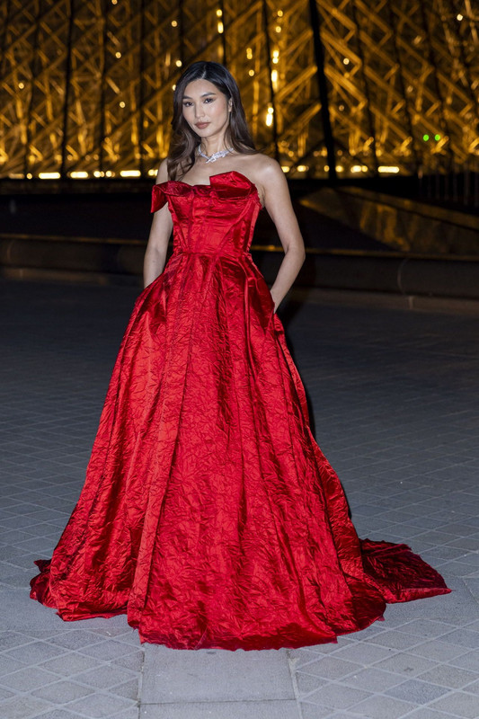 gemma-chan-dazzles-in-jason-wu-at-louvre-gala-10.jpg