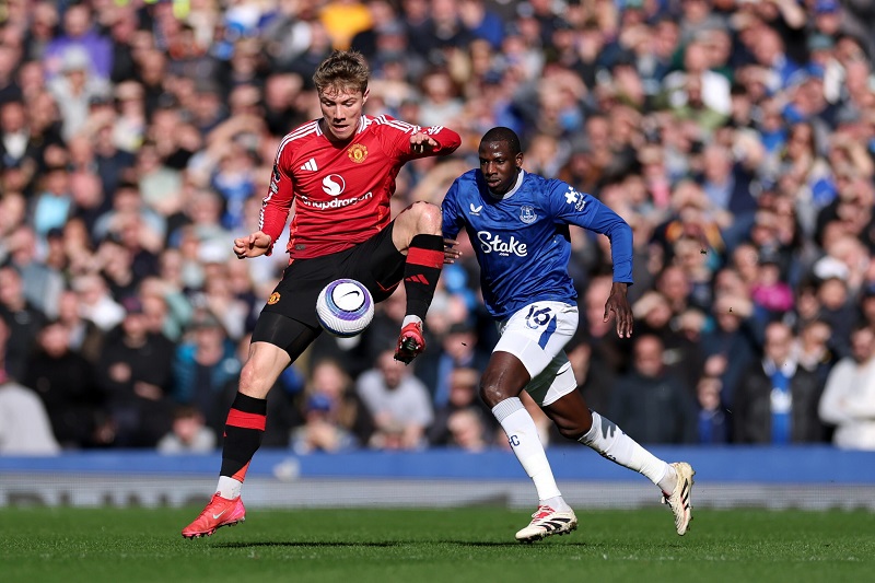 mu-vs-everton-phong-do
