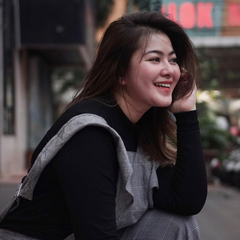 Penampilan terbaru Sherrin Tharia, mantan istri Zumi Zola