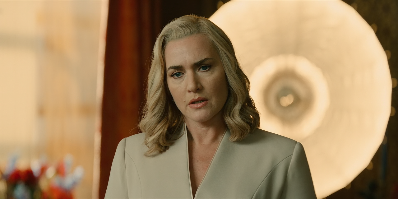 The.Regime.S01E01.Victory.Day.1080p.10bit.AMZN.WEB-DL.DDP5.1.HEVC-Vyndros.mkv_snapshot_06.29_[2024.0