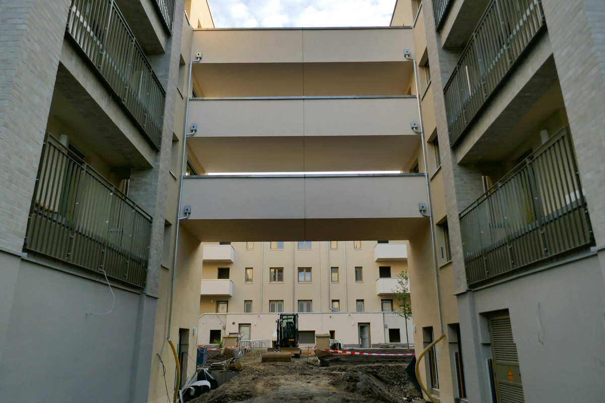 Bild: https://i.postimg.cc/nhpHqhJb/P1290870.jpg