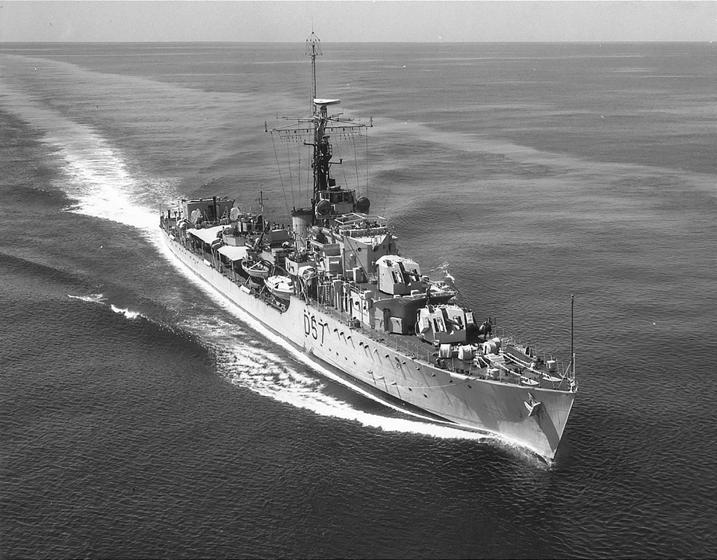 https://i.postimg.cc/nhpPN0TP/HMS-COSSACK-D-57-1.jpg