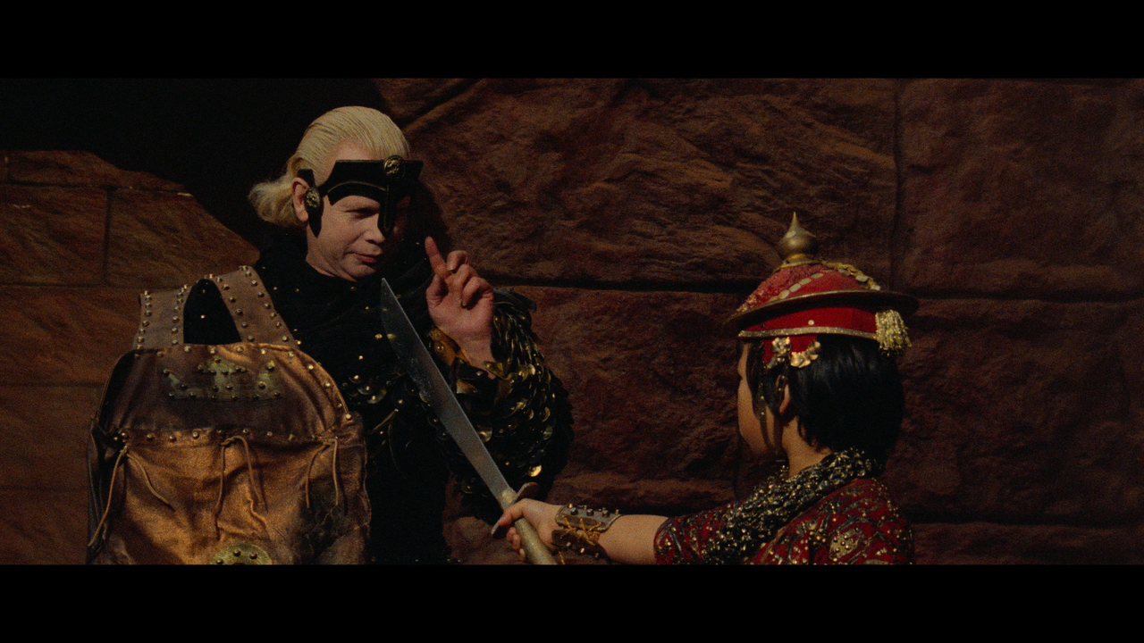 Red.Sonja.1985.REMASTERED.1080p.BDREMUX.AVC-Нечипорук.mkv_snapshot_01.11.41.417