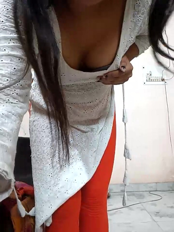 Anamika_2423128548_000012