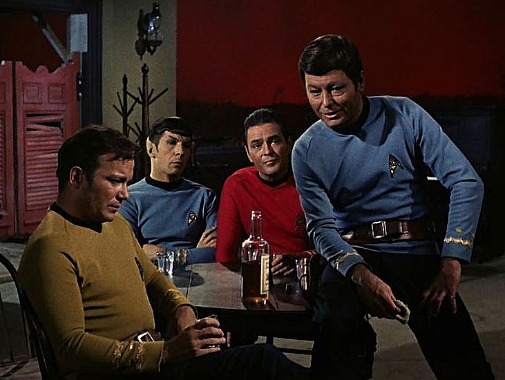 STAR-TREK-SPECTRE-OF-GUN-SHATNER-CREW-FOTOR.jpg