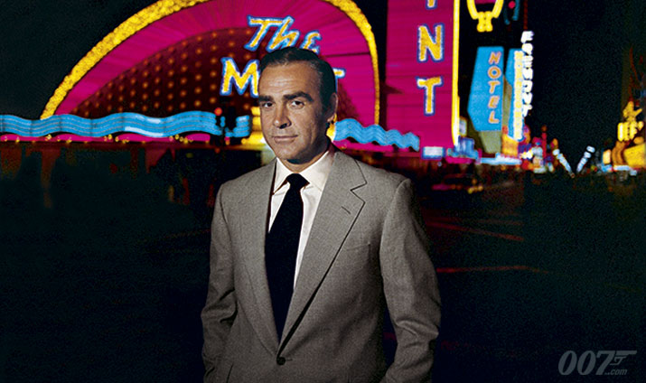 200A_JAMES_BOND_ARCHIVES_XL_00399_Carousel