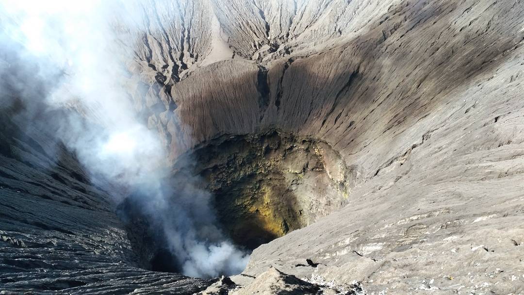 Kawah Gunung Bromo