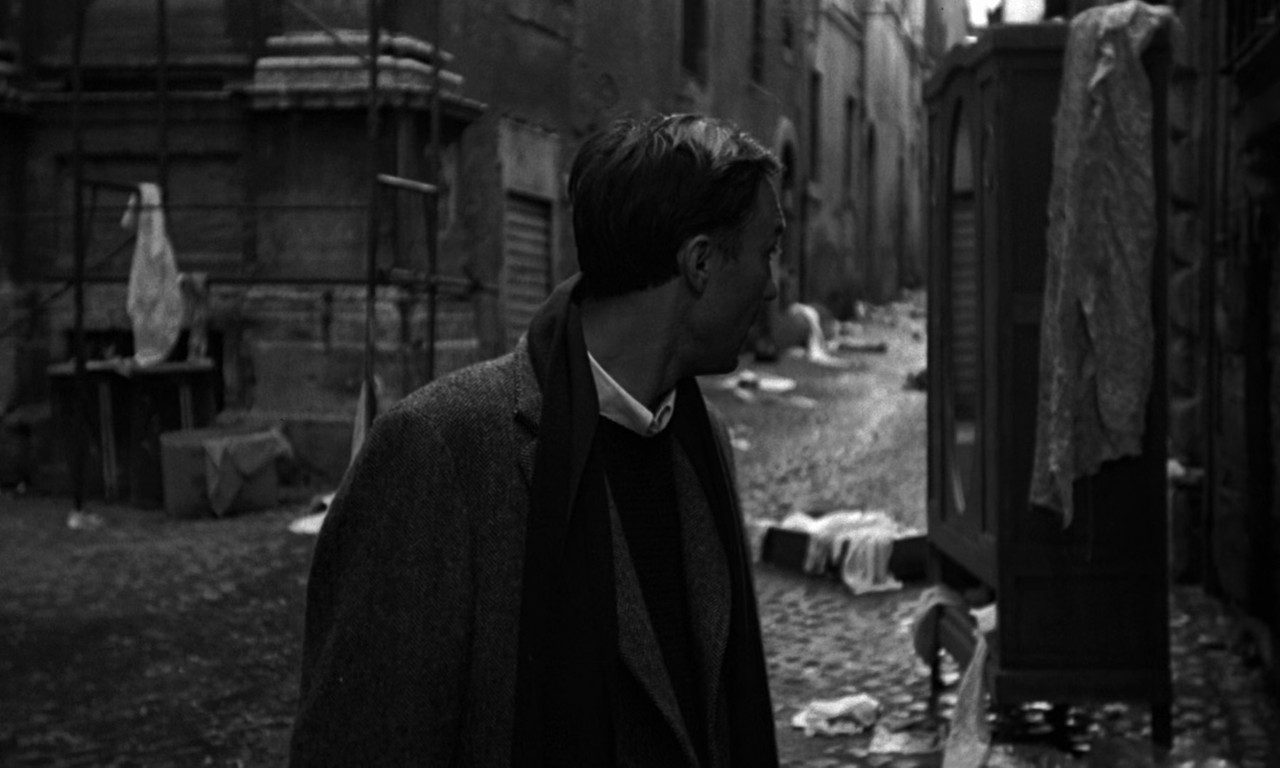 Nostalgia (1983).mkv_snapshot_01.30.30_[2018.03.24_13.17.04]