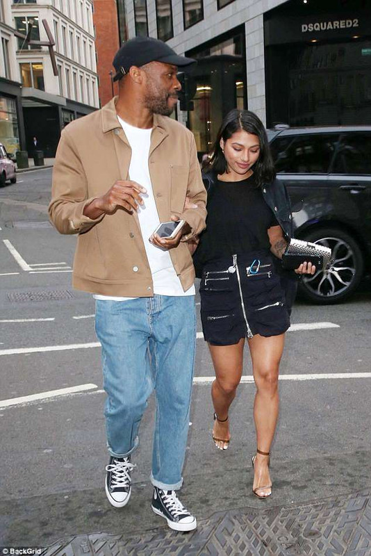 4C9A88C100000578-0-image-a-195_1527206761641