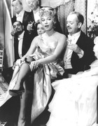 Shirley-Mac-Laine-d48