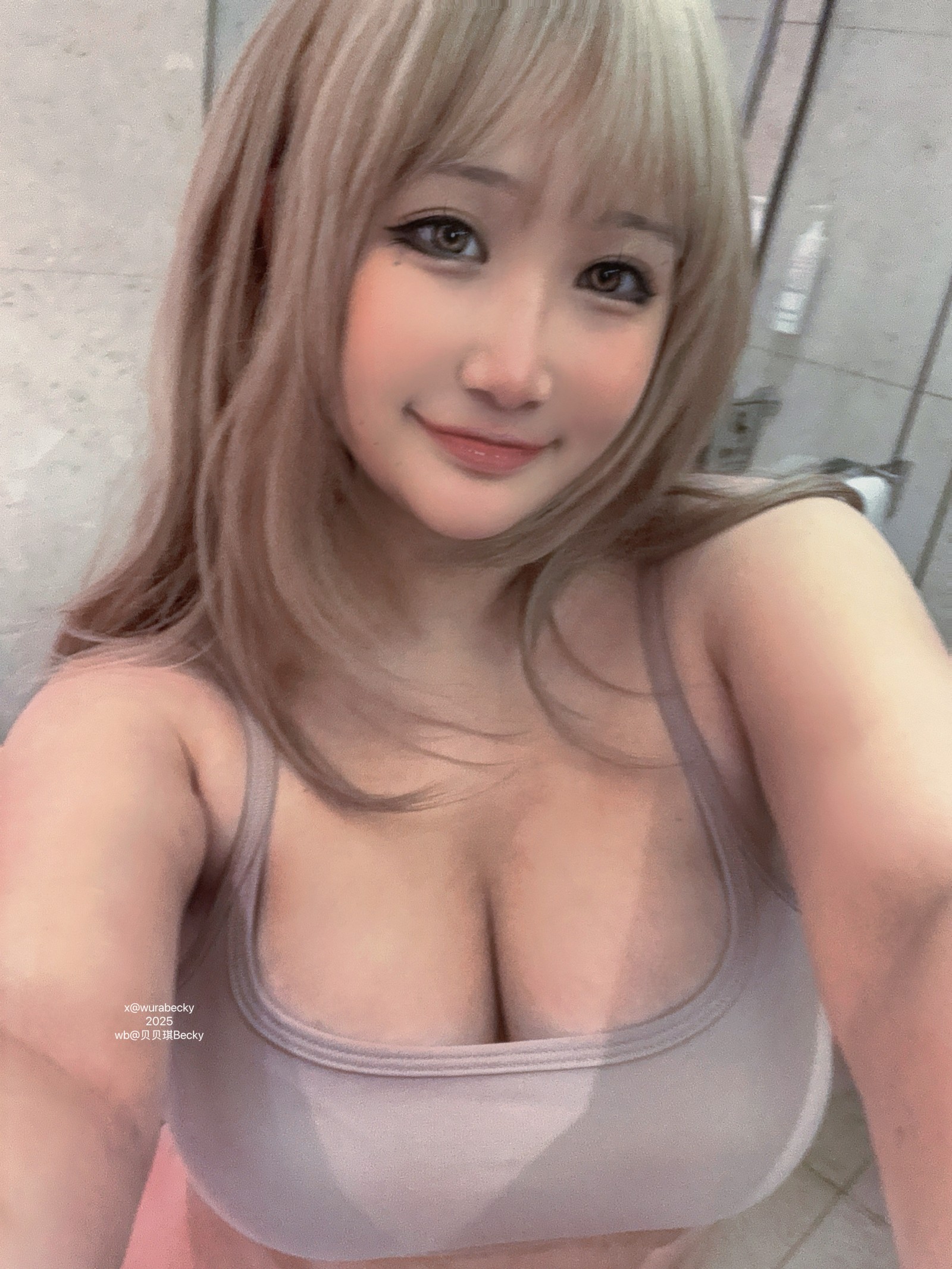 贝贝琪Becky写真作品，清淡口的五花肉乎乎 [44P-1V-341.5M]插图