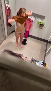 [Image: Voyeur7655160330.jpg]