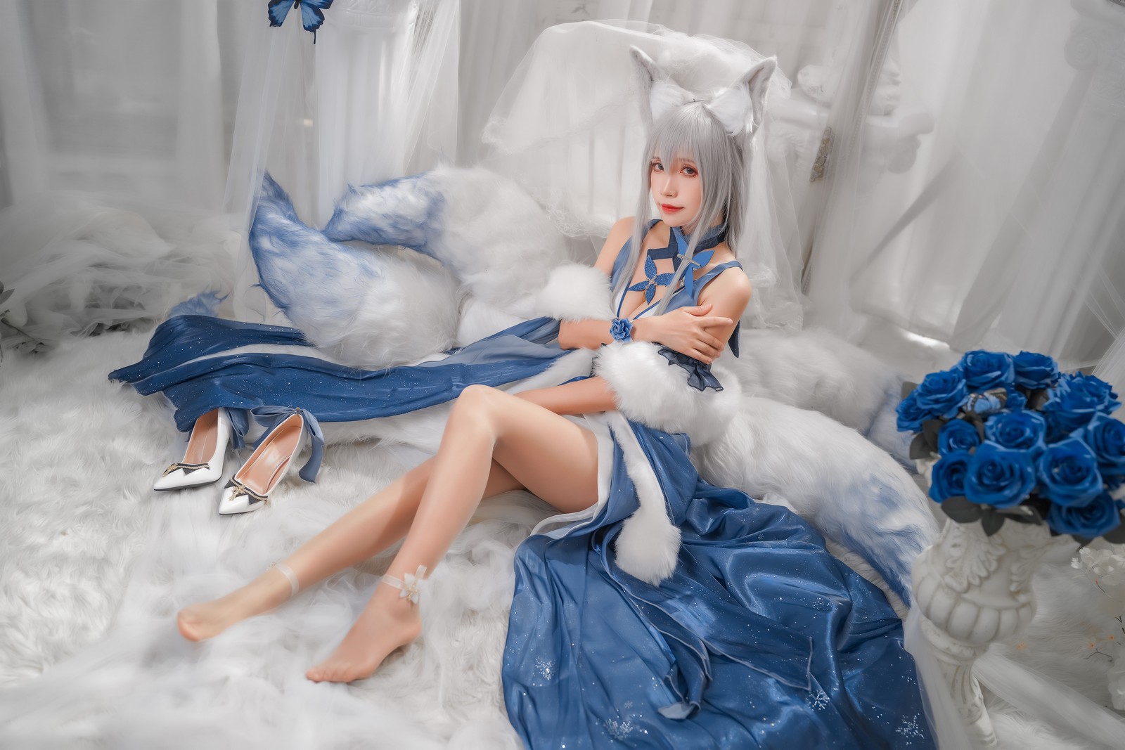 Neko-薇薇 信浓礼服 Cosplay 写真｜优雅风高清图集（30P｜74MB）插图3