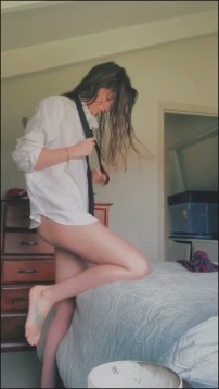 [Image: Voyeur27115120414.jpg]