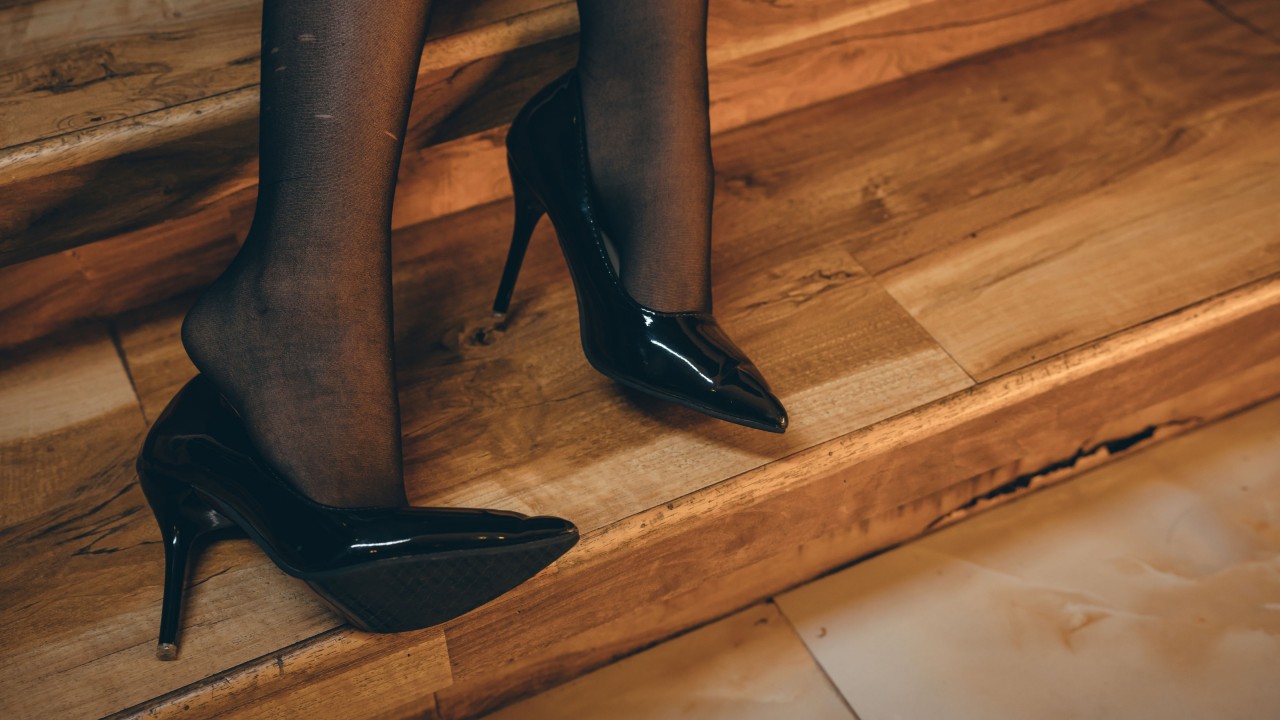 茶籽ccz COS《叛逆の魅魔》写真，隐若现的身体曲线插图4