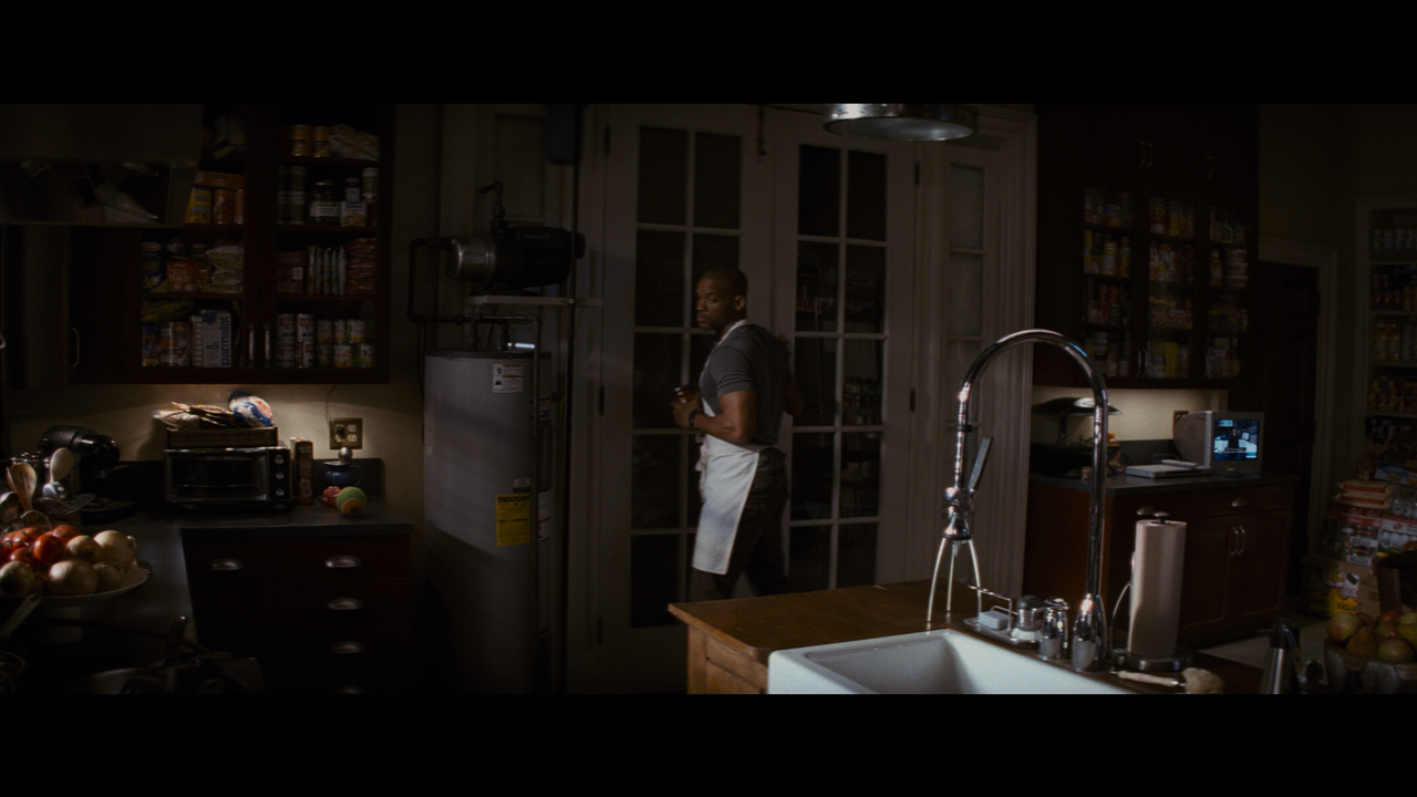 I.Am.Legend.2007.Theatrical.2160p.UHD.BDRemux.DTS-HD.MA.5.1.HYBRID.DoVi-DVT.mkv_000859.736