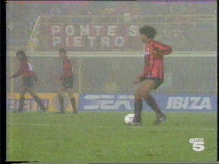 Supercopa de Europa 1990 - Final - Vuelta - AC Milán Vs. Sampdoria (576p) (Castellano) Vlcsnap-2022-02-21-13h53m10s759