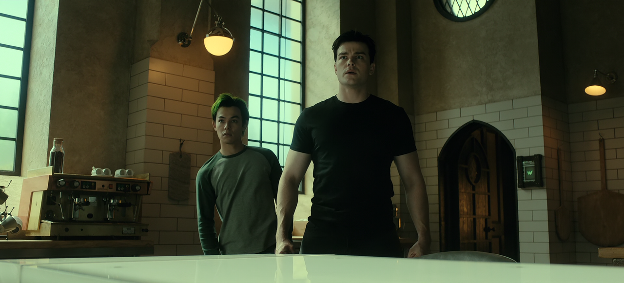 Titans.S03E02.Red.Hood.1080p.10bit.BluRay.AAC5.1.HEVC-Vyndros.mkv_snapshot_20.00_[2022.07.24_01.29.2